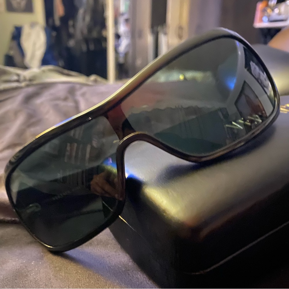 Versace sunglasses! In pristine condition! :) 😎